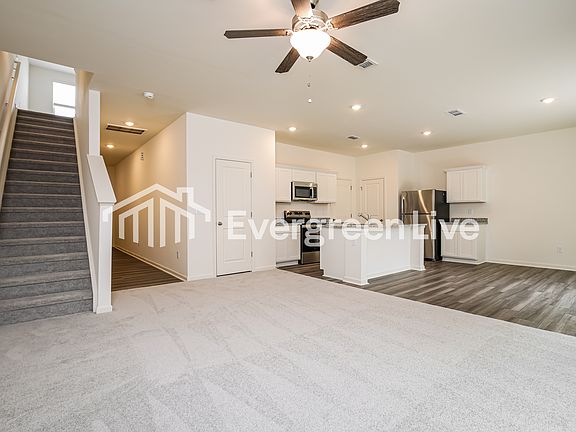 4th image of 721 Shepard Rock Dr