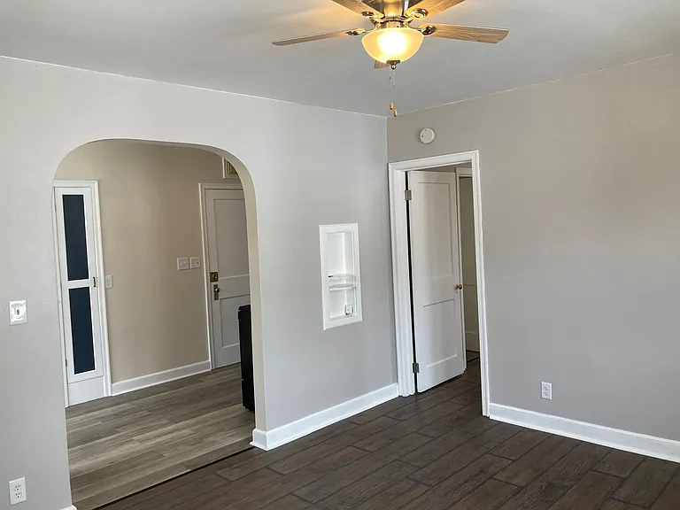 400 Delafield St #2W — Photo 4