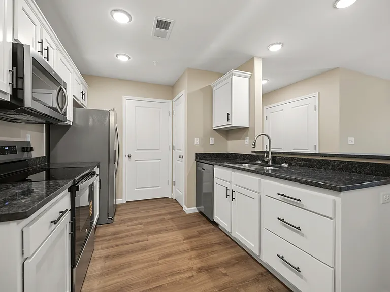 2319 Lantern Ridge Dr — Photo 11