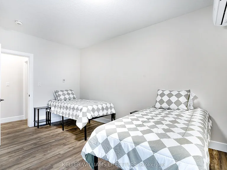 537 Talbot St #5 — Photo 21