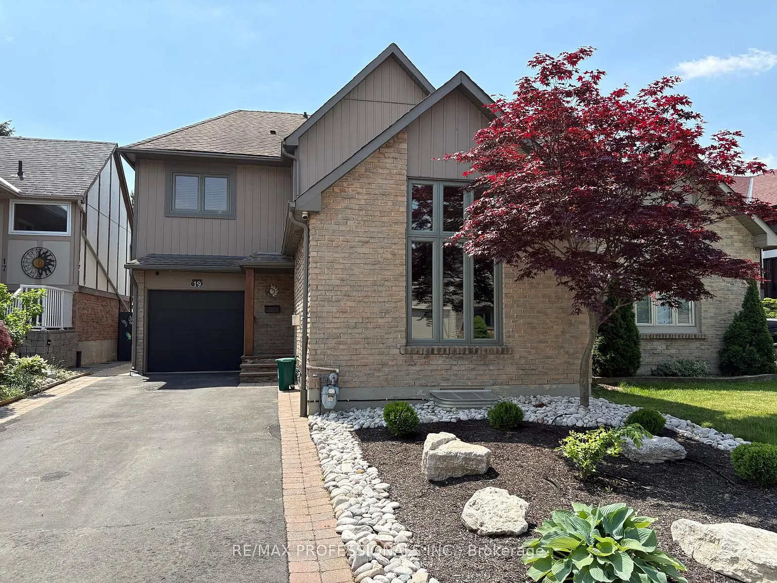 3 bed, $2,100 — Photo 1