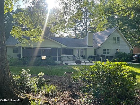 5th image of 2210 Sulgrave Drive NW