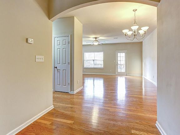 4th image of 5595 Lindeman Ln