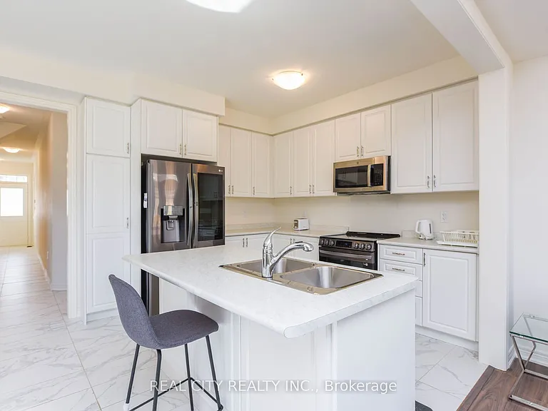 38 Silver Meadow Gdns — Photo 16