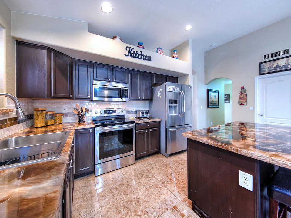 1st image of 43589 W Courtney Dr