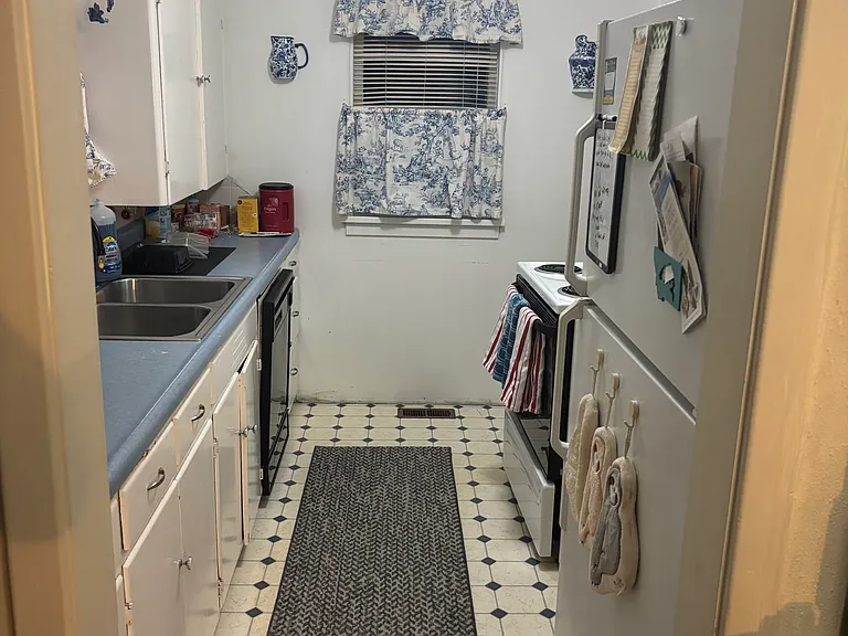 1408 S Regal St — Photo 9