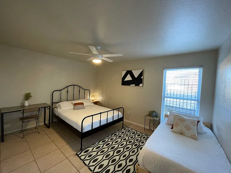 2409 Ventura Dr #C — Photo 8
