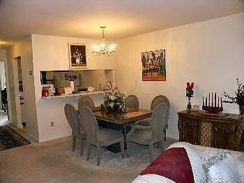 3rd image of 118 Surrey Ct