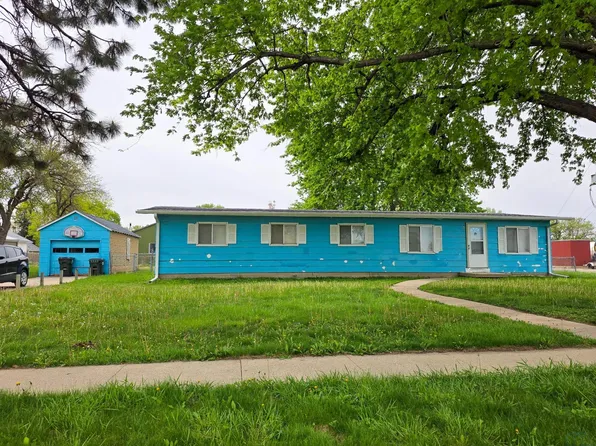 418 W 24th St, South Sioux City, NE 68776