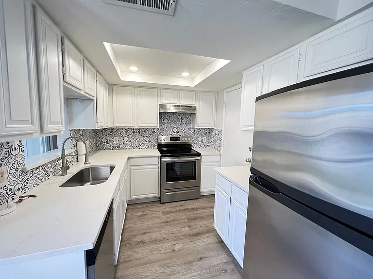 10913 Gable Dr — Photo 33