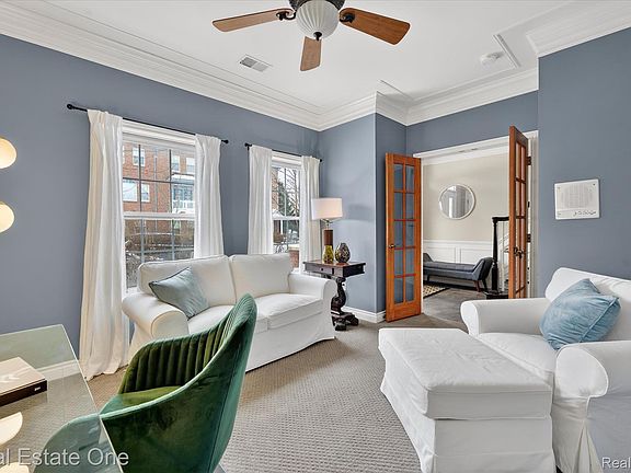 5th image of 1615 Town Commons Dr