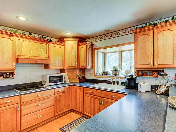 5th image of 3101 Kissing Rock Ln SE