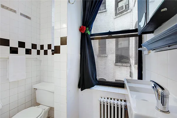 Sold by R New York | media 5