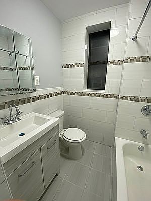 4th image of 409 E 21st St #4