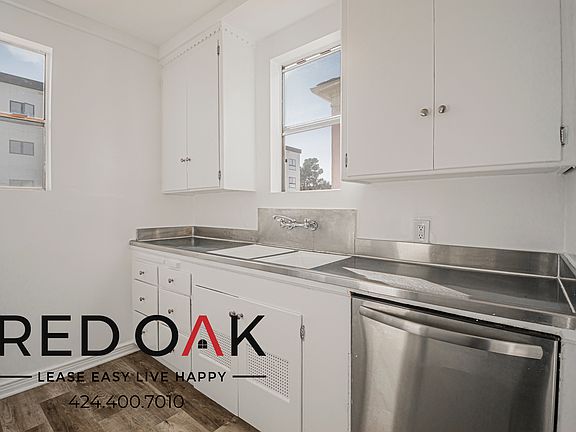 2nd image of 5162 1/2 Clinton St #5162-1/2