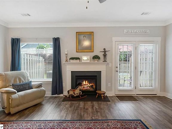 3rd image of 763 Elmbrook Dr