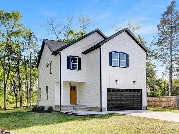 3903 Harrisburg Dr, Harrisburg, NC 28075
