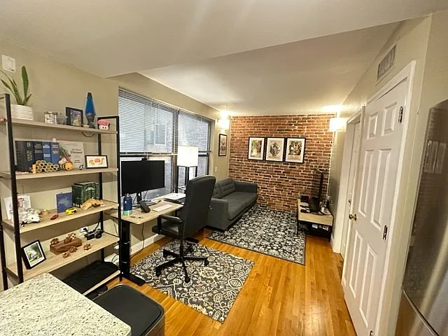 1 bed, 400 sqft, $2,600 — Photo 3