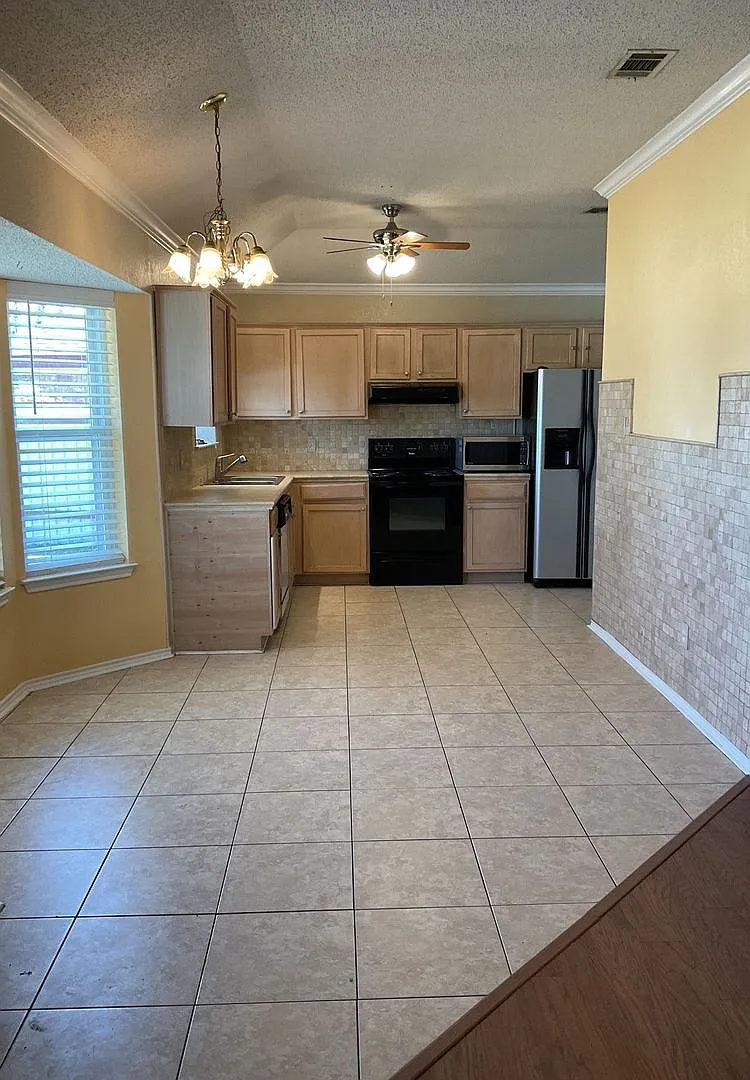 Back To School Rent Special - $250 Gift Card- Coming Soon! — Photo 4