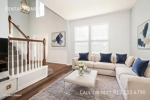 1819 W Elm Ter — Photo 2