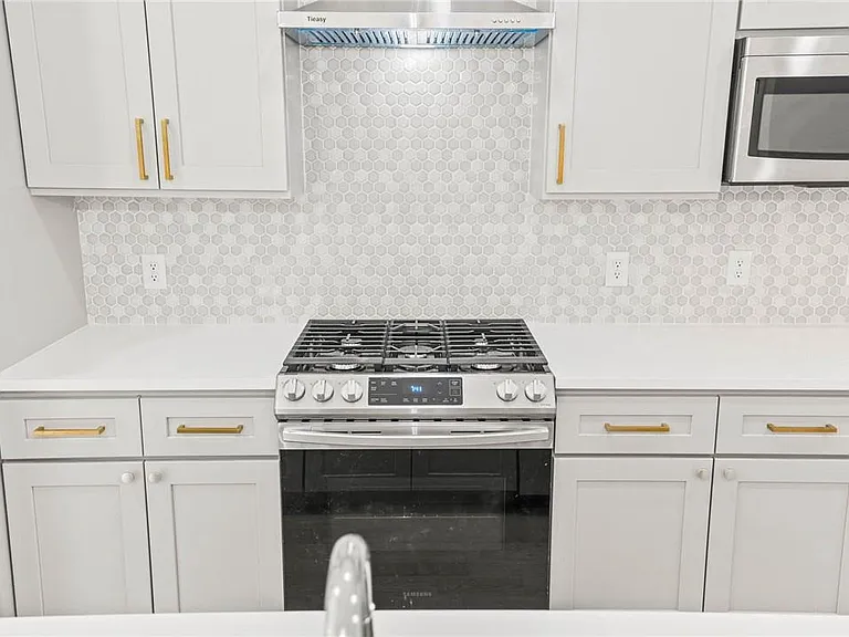 3321 Hemlock Ave #2 — Photo 12