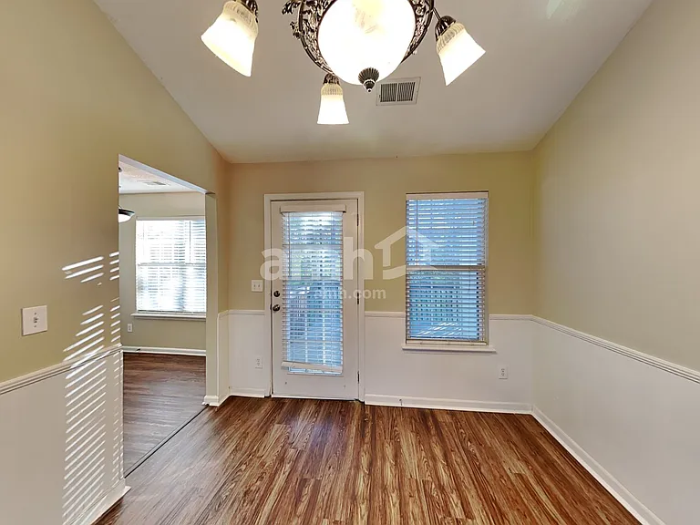 4654 Grove Ct — Photo 4