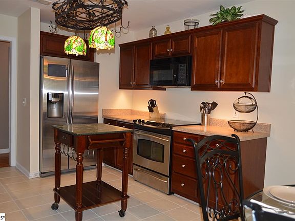 5th image of 308 Winding Brook Ct