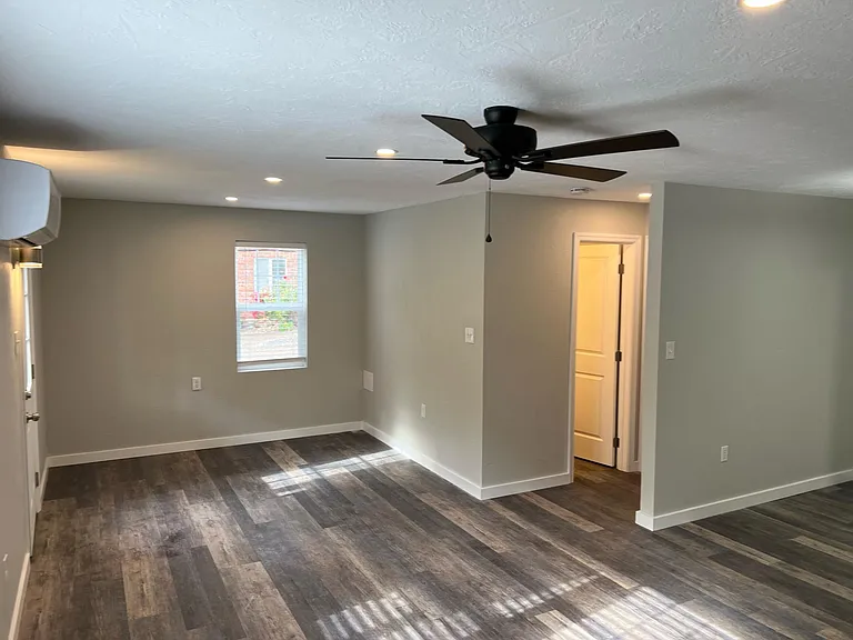228 Parkwood Cir #4 — Photo 5