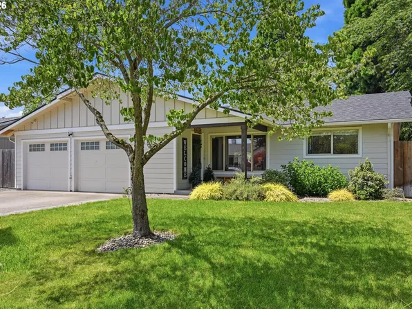 373 Palm Ave, Woodburn, OR 97071