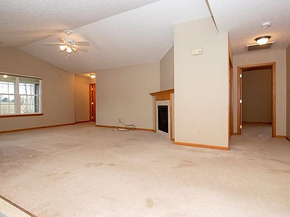 5th image of 2316 Deerfield Ln