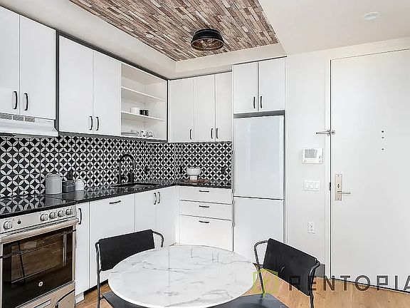 4th image of 338 Evergreen Ave #210N