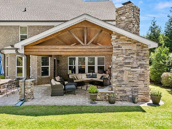 3rd image of 10704 Waxhaw Manor Dr