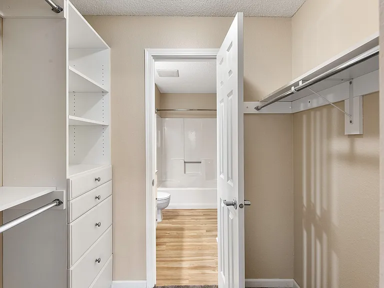 Cutters Grove Apartment Homes — Photo 9