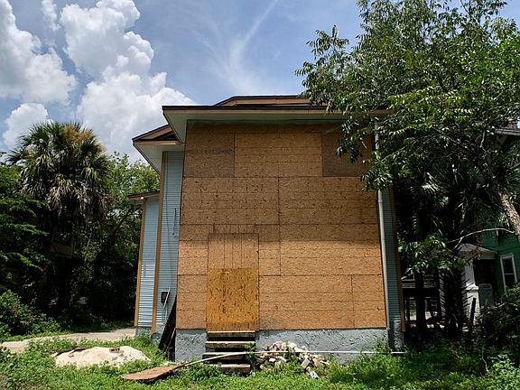 3rd image of 230 W 19th St