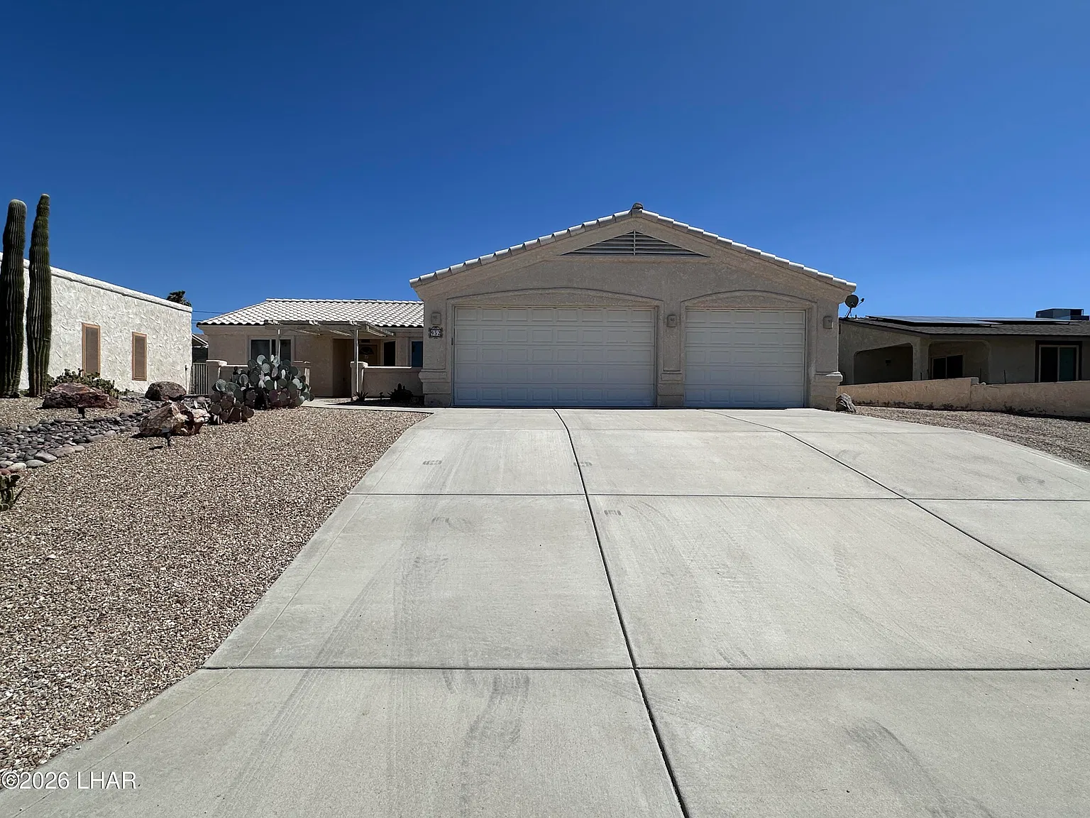 3 bed, 2.0 bath, 1655 sqft, $2,800 — Photo 2