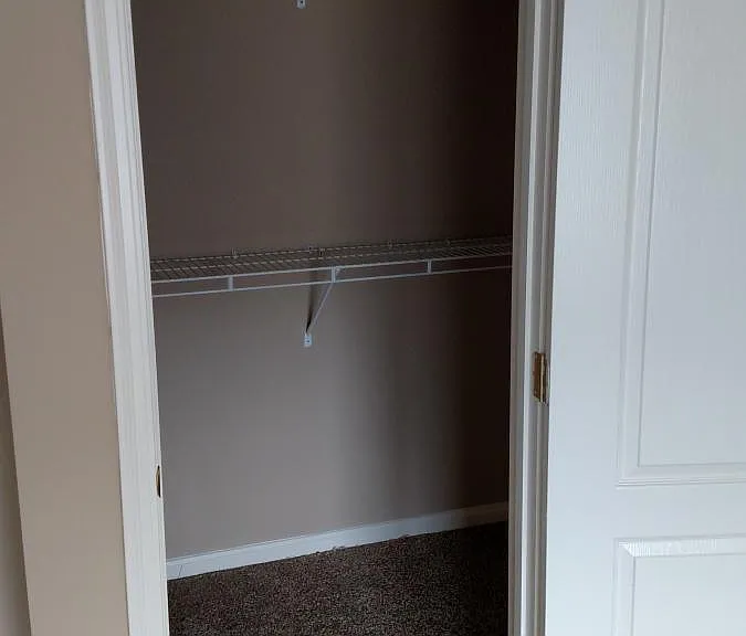 closet bedroom 3