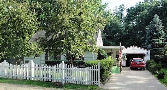 2nd image of 1895 Morgan St