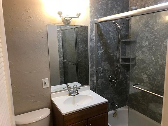 5th image of 2590 Gloria Way