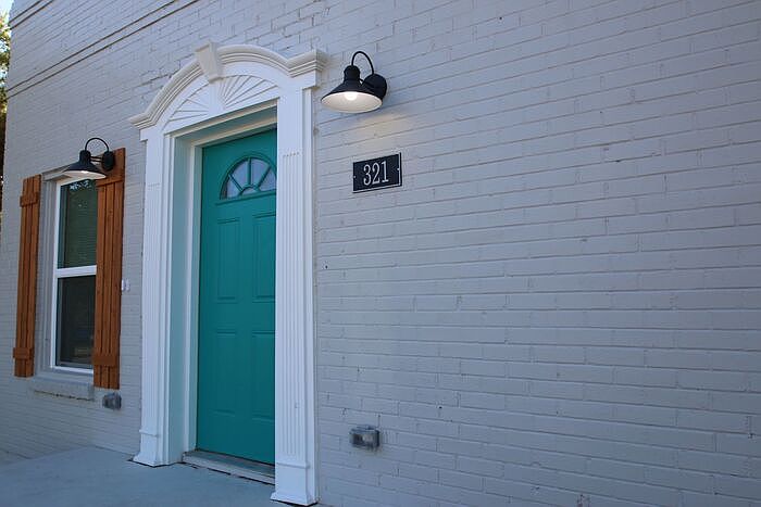 1st image of 321 SE 13th St #B