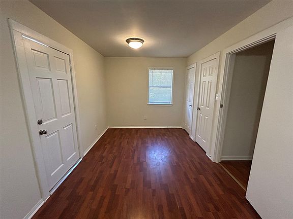 4th image of 404 Burnet St