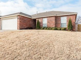 4108 S Cedar Ave, Broken Arrow, OK 74011