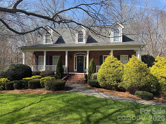 2nd image of 1406 Woodhurst Dr