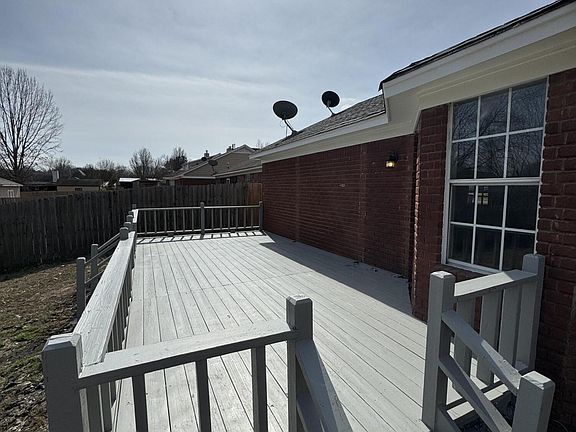 4th image of 5860 Waverly Dr