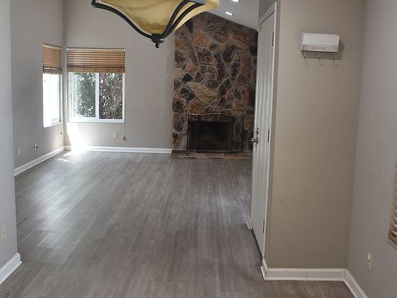 4th image of 6294 Rubicon Ave