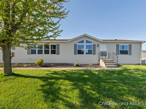 8650 Raven St, Zeeland, MI 49464