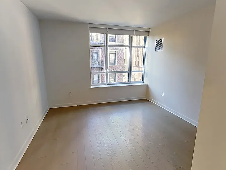 45 Hoyt St #9K — Photo 3