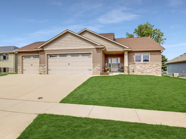 2204 Marvs Ln NE, Stewartville, MN 55976