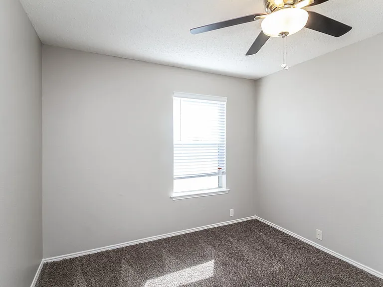 822 Cascade Dr — Photo 7