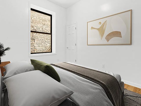 5th image of 164 Waverly Pl #4E