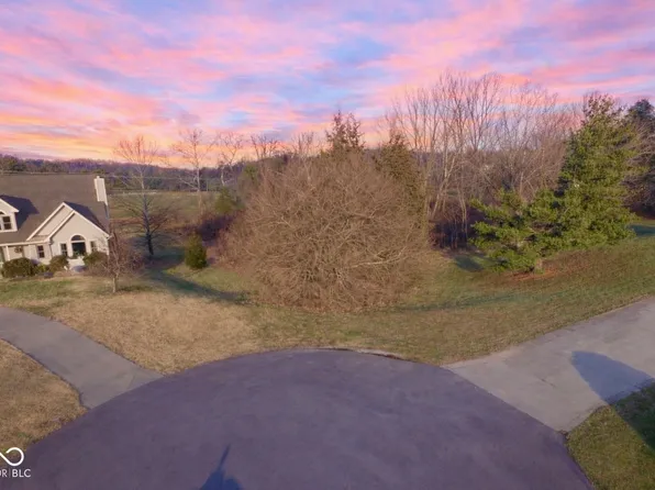 1750 W Foxcliff Dr S, Martinsville, IN 46151